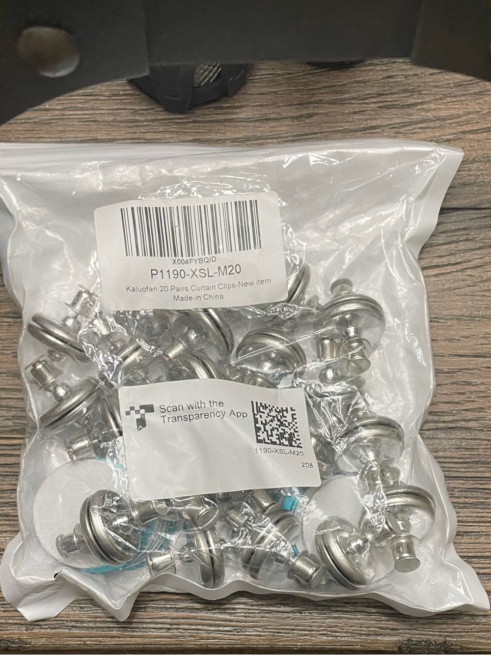 Curtain magnets closure